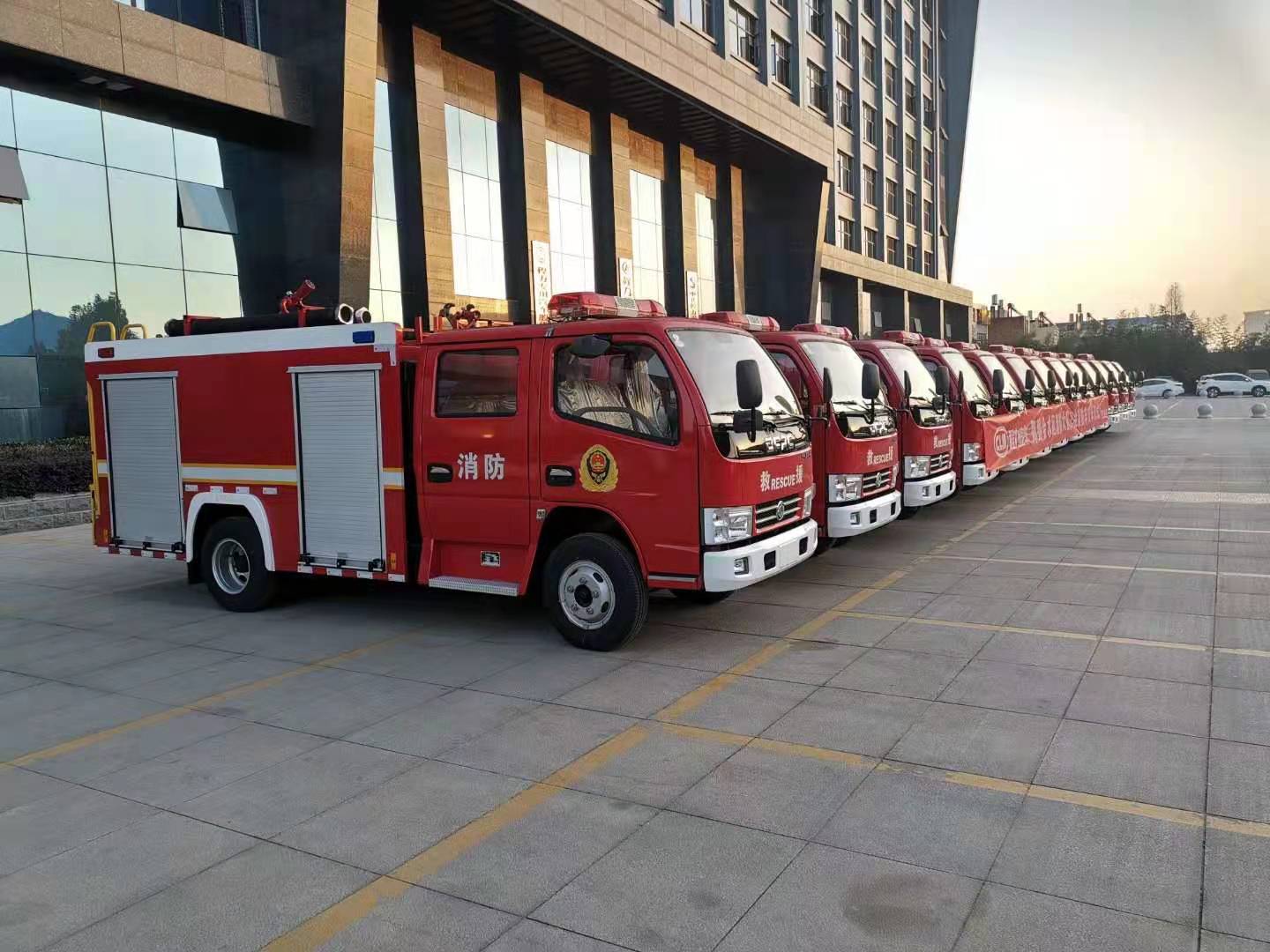选择现时国内新型布局设想2025/4/30东风日产柴水罐消防车